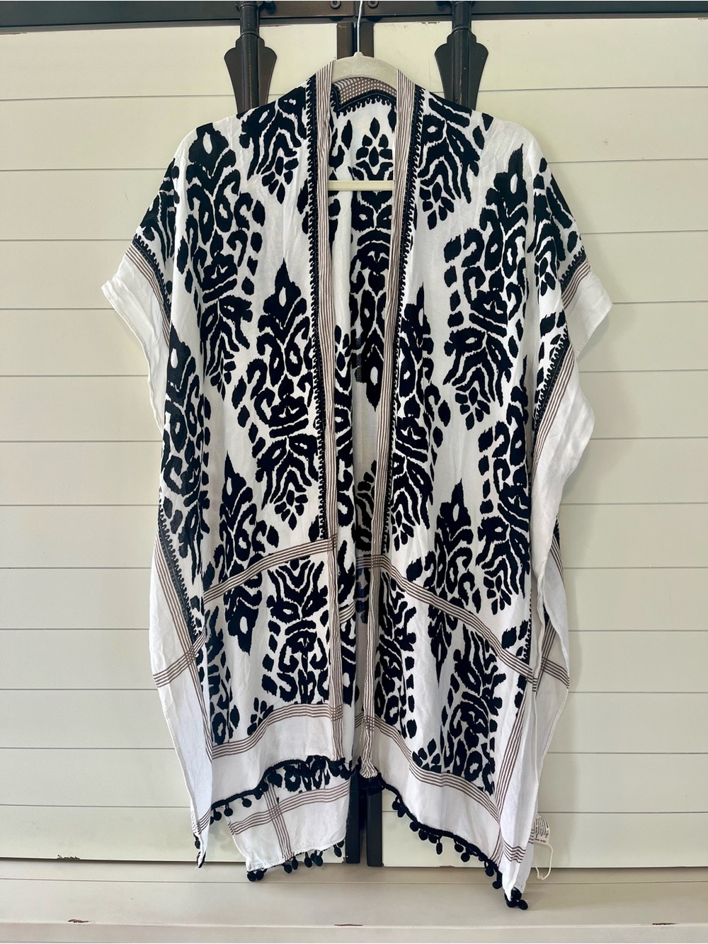 ComfyLuxe Black & White Boho Kimono Cardigan Cover Up Pom Pom Trim OS